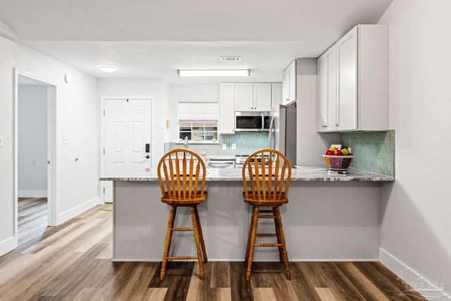 6885 Kapok Dr, Milton, FL 32583