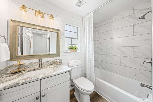 6885 Kapok Dr, Milton, FL 32583