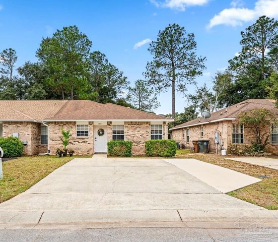 6885 Kapok Dr, Milton, FL 32583