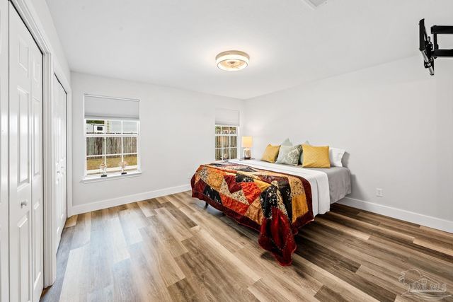 6885 Kapok Dr, Milton, FL 32583