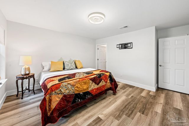 6885 Kapok Dr, Milton, FL 32583