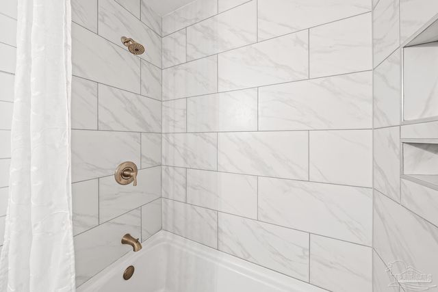 6885 Kapok Dr, Milton, FL 32583