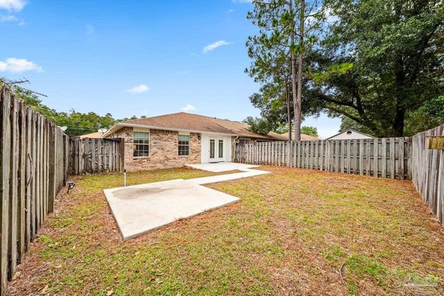 6885 Kapok Dr, Milton, FL 32583