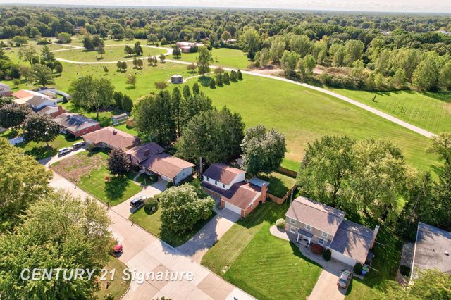 4925 Century Drive, Saginaw Twp, MI 48638