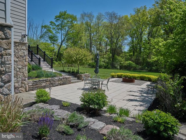 8 CORSALO RD, Lambertville, NJ 08530