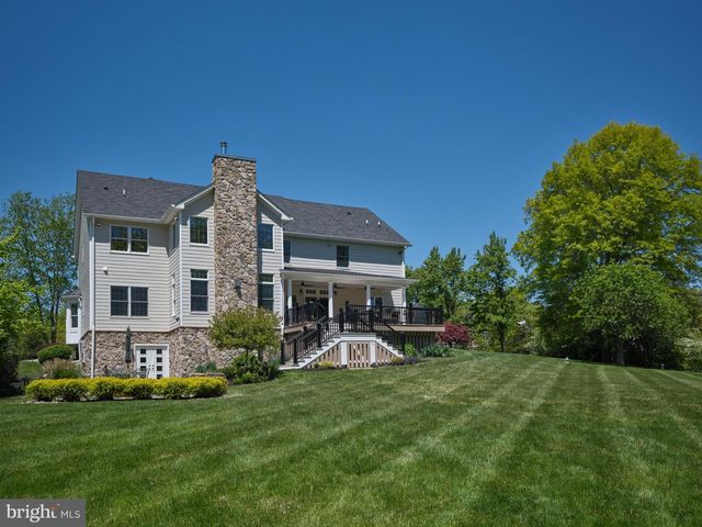 8 CORSALO RD, Lambertville, NJ 08530