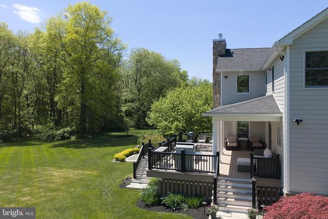 8 CORSALO RD, Lambertville, NJ 08530