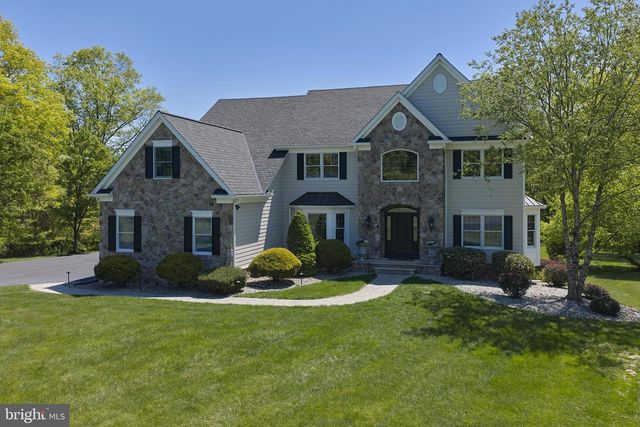 8 CORSALO RD, Lambertville, NJ 08530