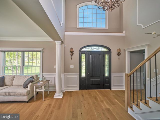 8 CORSALO RD, Lambertville, NJ 08530