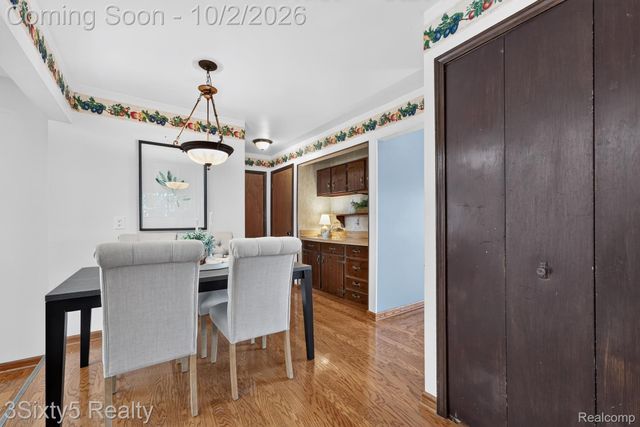27423 Oakcrest Drive, Brownstown Charter Township, MI 48183