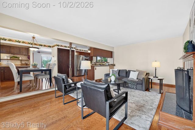 27423 Oakcrest Drive, Brownstown Charter Township, MI 48183