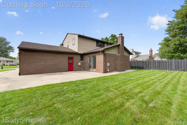 27423 Oakcrest Drive, Brownstown Charter Township, MI 48183