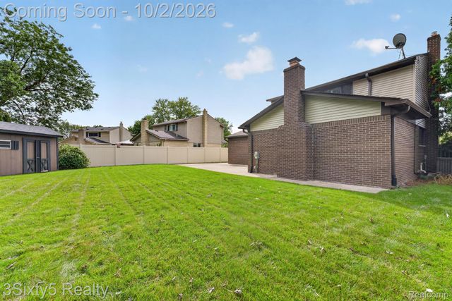 27423 Oakcrest Drive, Brownstown Charter Township, MI 48183