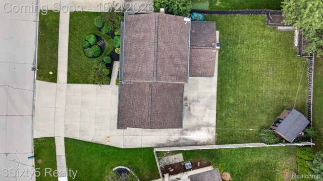 27423 Oakcrest Drive, Brownstown Charter Township, MI 48183