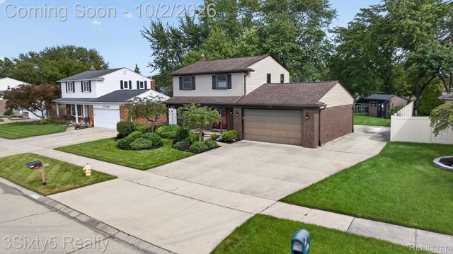 27423 Oakcrest Drive, Brownstown Charter Township, MI 48183