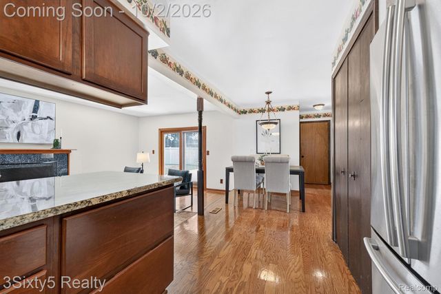 27423 Oakcrest Drive, Brownstown Charter Township, MI 48183