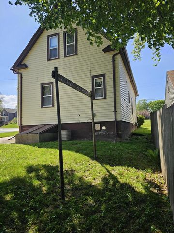 2023 S 10th STREET, Manitowoc, WI 54220