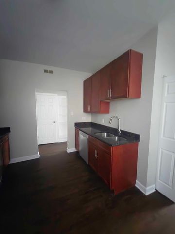 6730 S Merrill Avenue, Chicago, IL 60649