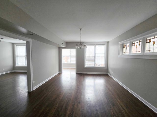 6730 S Merrill Avenue, Chicago, IL 60649