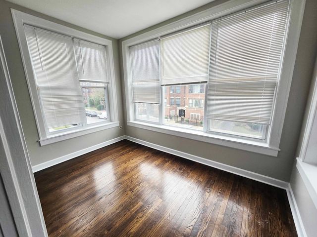 6730 S Merrill Avenue, Chicago, IL 60649