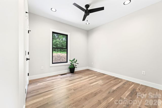 42 Busbee View Road, Asheville, NC 28803