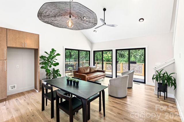 42 Busbee View Road, Asheville, NC 28803