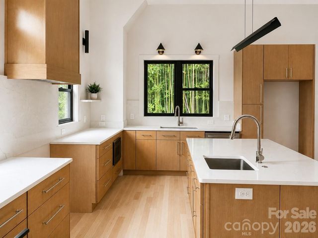 42 Busbee View Road, Asheville, NC 28803