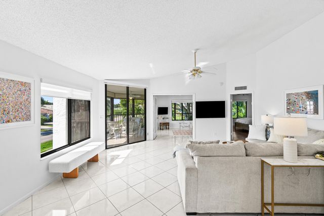 7533 Glendevon Lane 905, Delray Beach, FL 33446