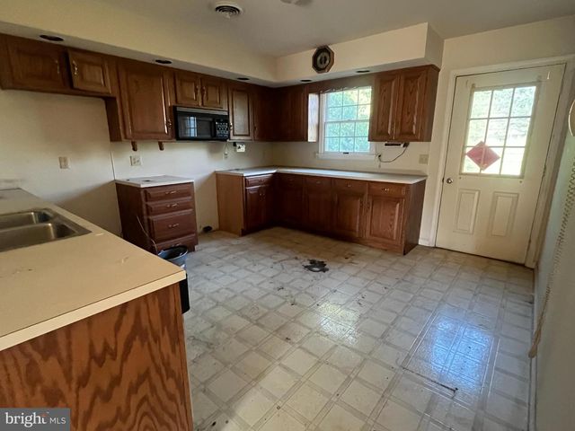 150 S S PRICE AVENUE, Waynesboro, PA 17268