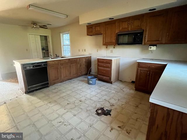 150 S S PRICE AVENUE, Waynesboro, PA 17268