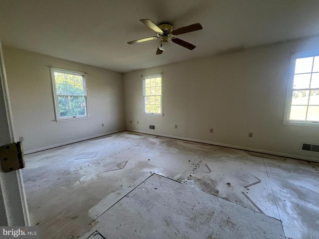 150 S S PRICE AVENUE, Waynesboro, PA 17268