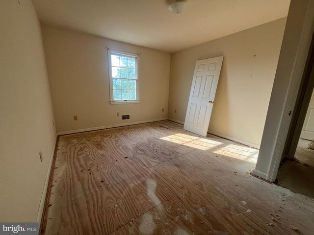 150 S S PRICE AVENUE, Waynesboro, PA 17268
