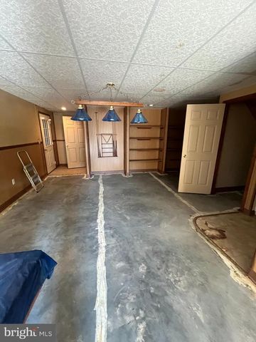150 S S PRICE AVENUE, Waynesboro, PA 17268