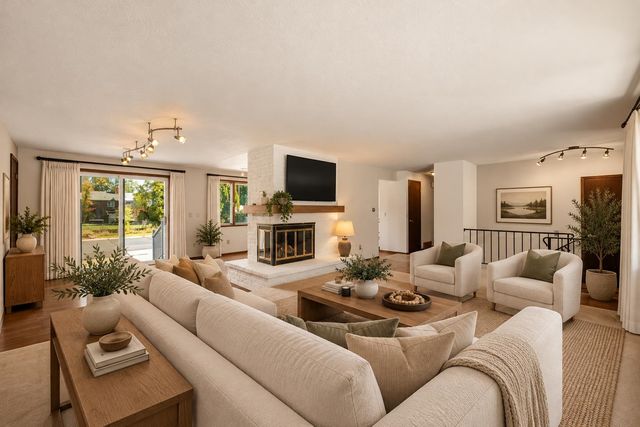 3811 S SUNDOWN Dr, Spokane Valley, WA 99206
