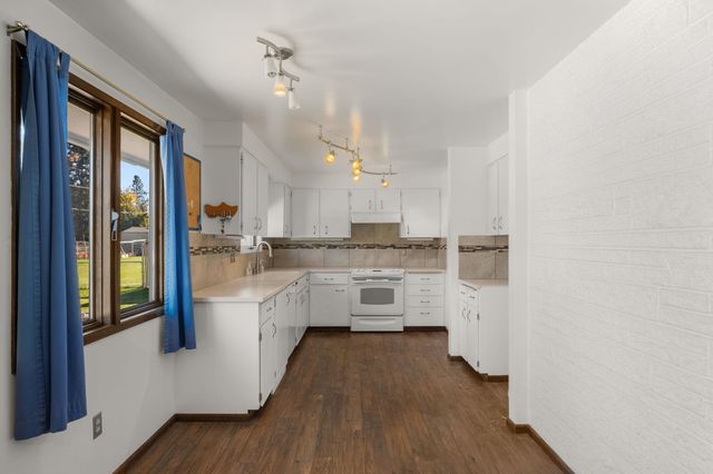 3811 S SUNDOWN Dr, Spokane Valley, WA 99206