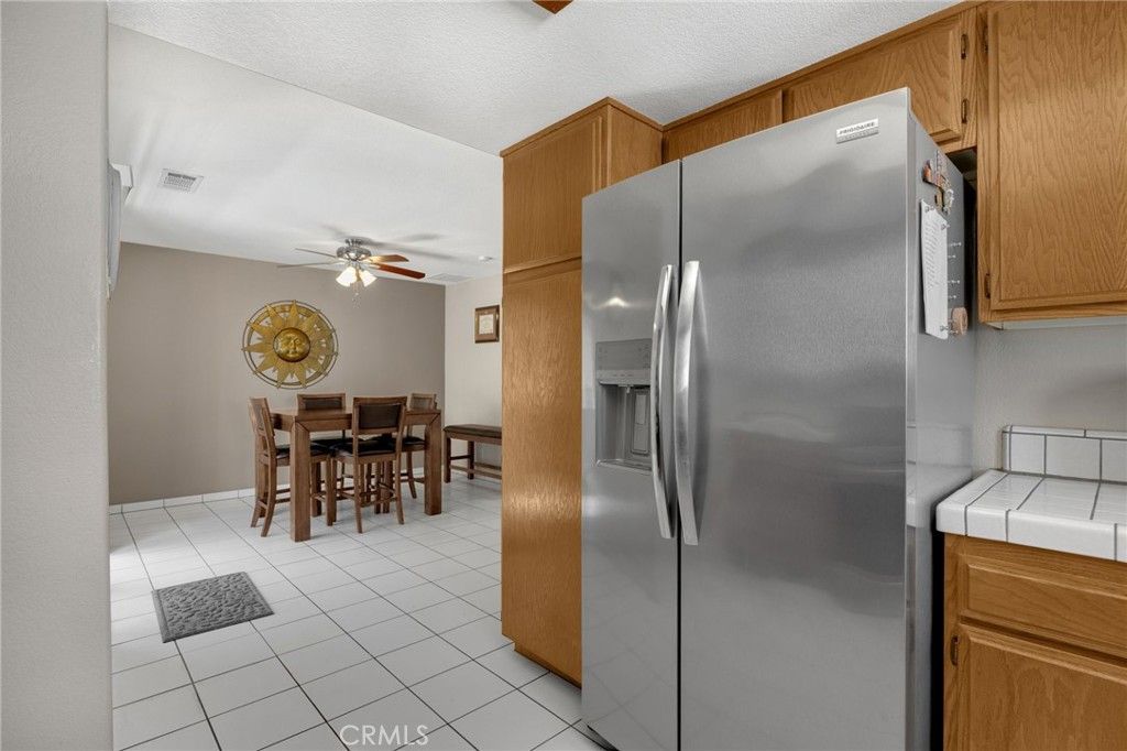 Image 14 of property listing at 570 W 14th 4, San Pedro, CA 90731