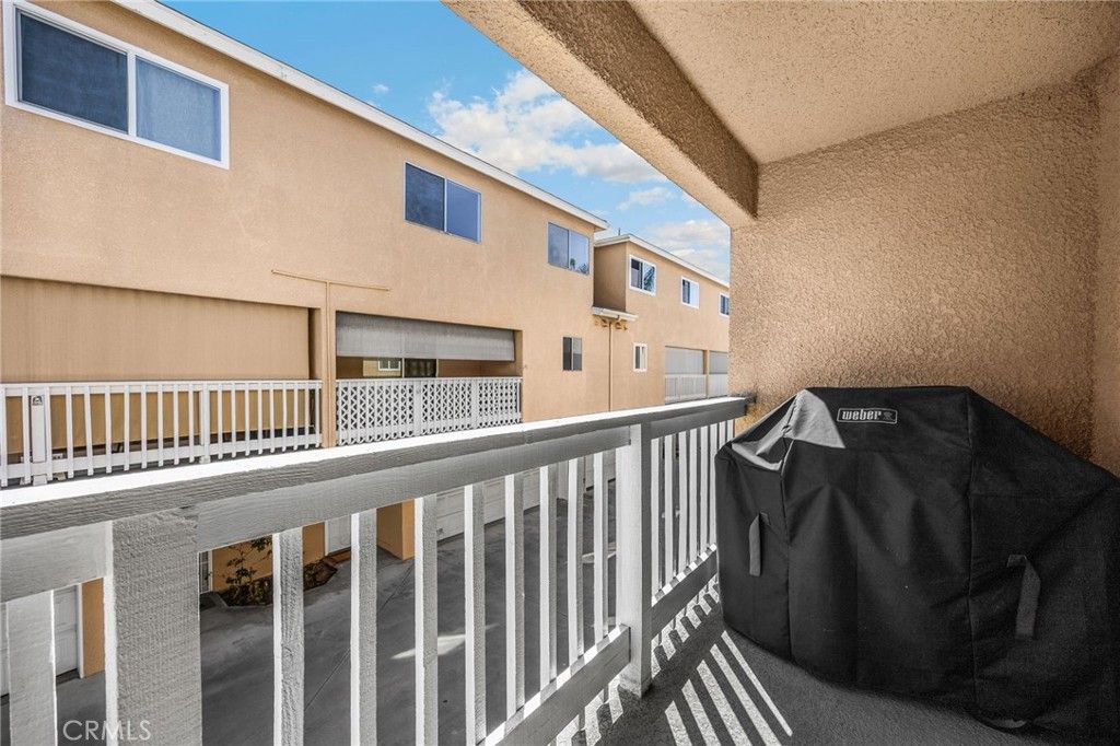 Image 15 of property listing at 570 W 14th 4, San Pedro, CA 90731