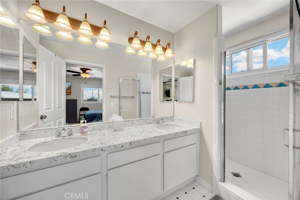 Image 25 of property listing at 570 W 14th 4, San Pedro, CA 90731