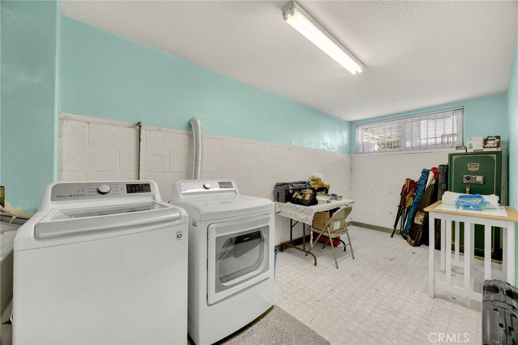 Image 28 of property listing at 570 W 14th 4, San Pedro, CA 90731