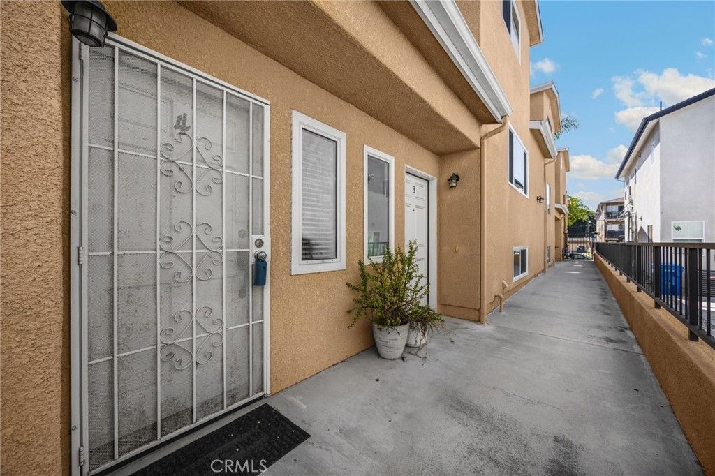 Image 32 of property listing at 570 W 14th 4, San Pedro, CA 90731