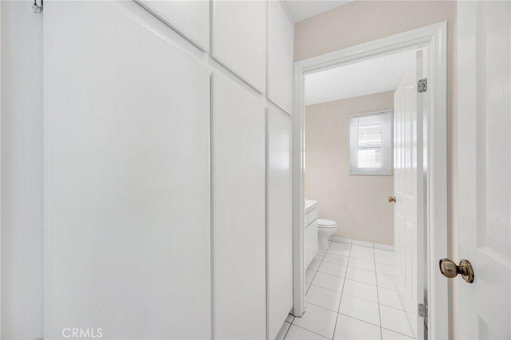 Image 6 of property listing at 570 W 14th 4, San Pedro, CA 90731