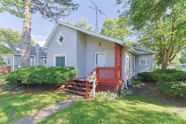 104 Clyborn Street, Dowagiac, MI 49047
