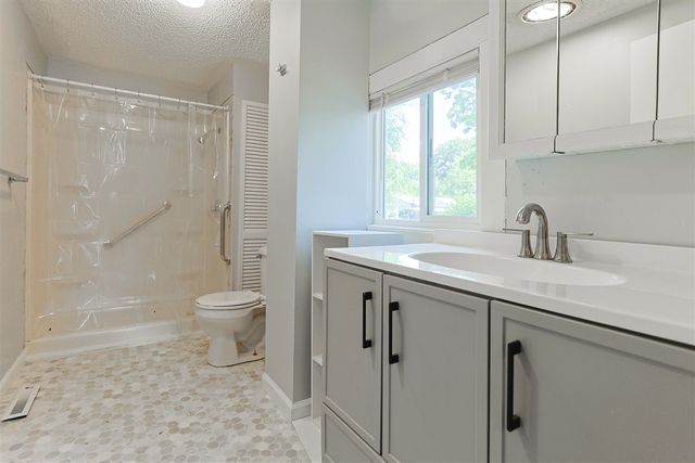104 Clyborn Street, Dowagiac, MI 49047