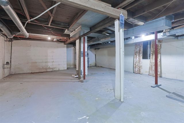 104 Clyborn Street, Dowagiac, MI 49047