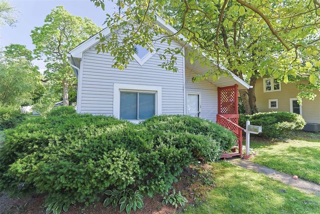 104 Clyborn Street, Dowagiac, MI 49047