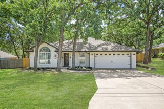 1112 Lakeview Drive, Azle, TX 76020