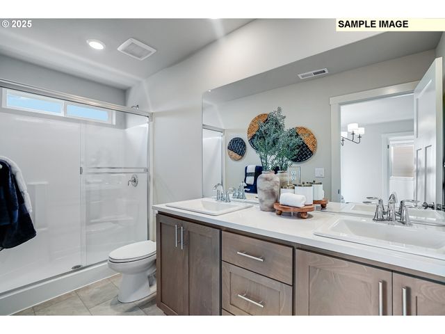 16582 Sw EVERTON St, Portland, OR 97224