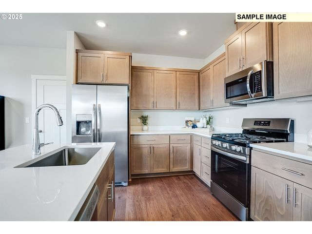 16582 Sw EVERTON St, Portland, OR 97224