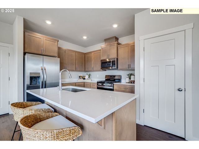 16582 Sw EVERTON St, Portland, OR 97224