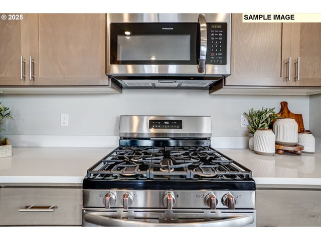 16582 Sw EVERTON St, Portland, OR 97224